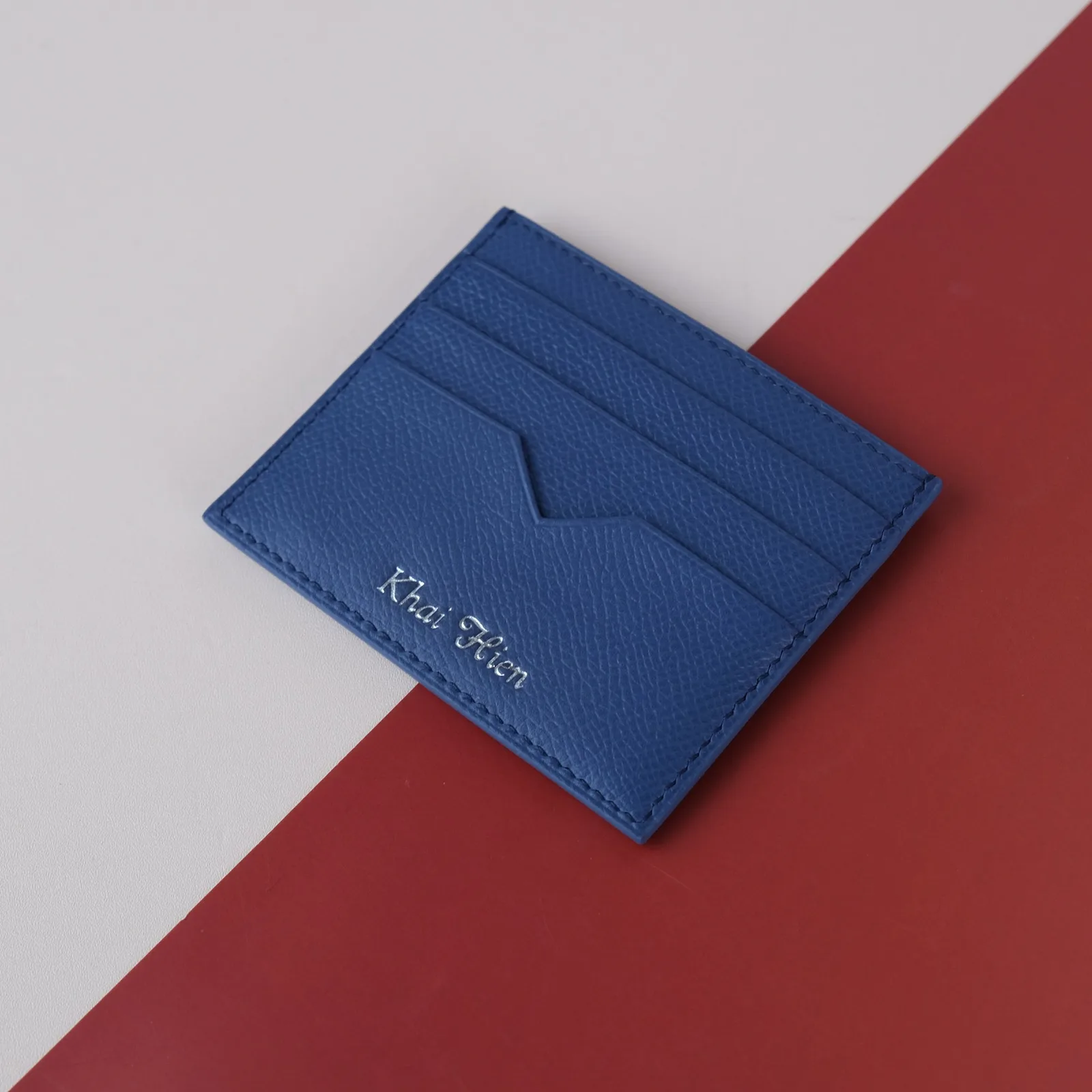 Ảnh Studio Ví đựng thẻ da bò Epsom màu xanh dương 6 ngăn - Koi Leather