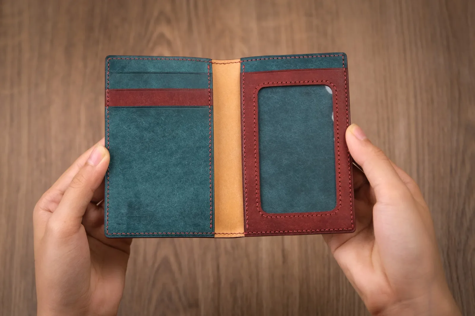 Ảnh Studio card holder - KOI Leather