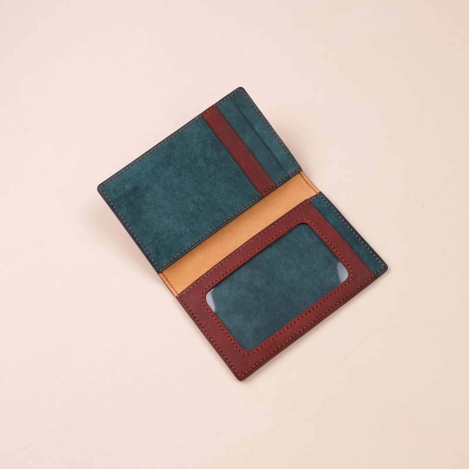 Ảnh Studio card holder - KOI Leather