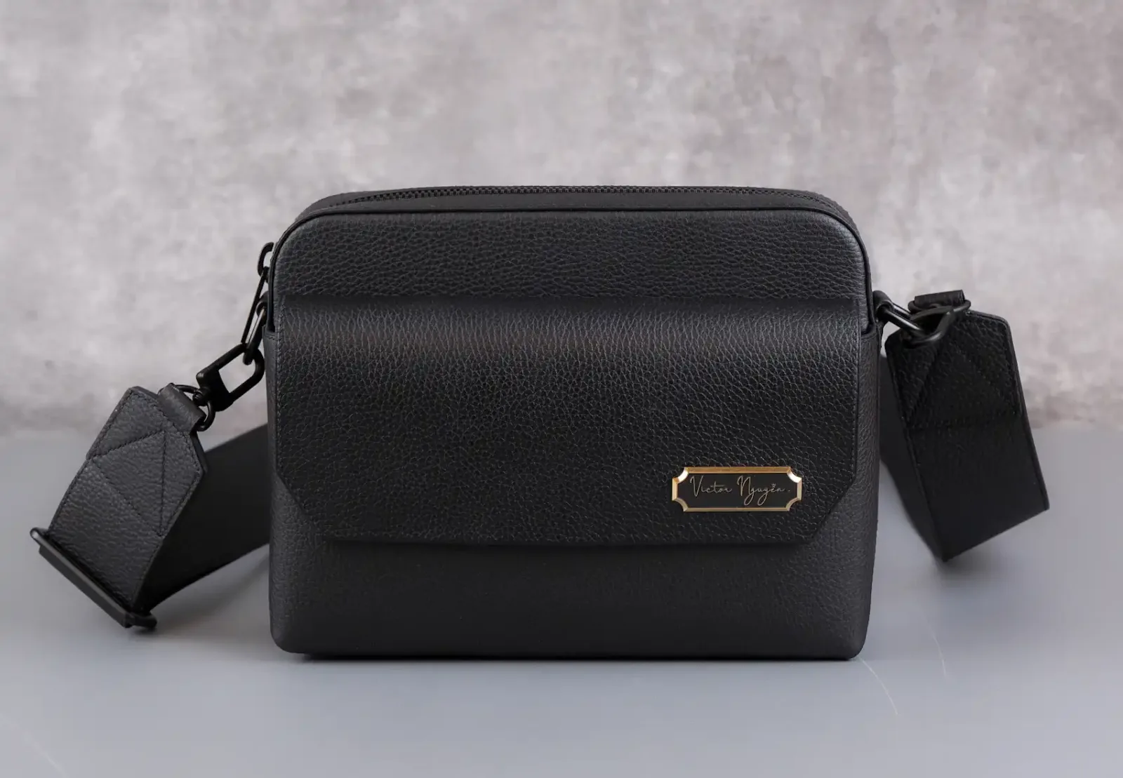 Messenger Bag – Da Bò vân Togo - Black - KOI Leather