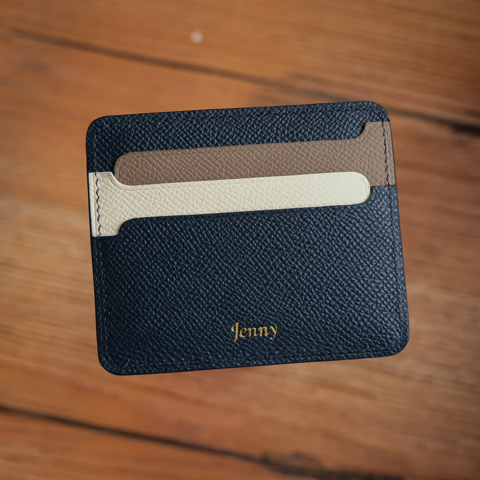 Ảnh Studio Ví đựng thẻ Senot da Epsom xanh navy phối màu - Koi Leather
