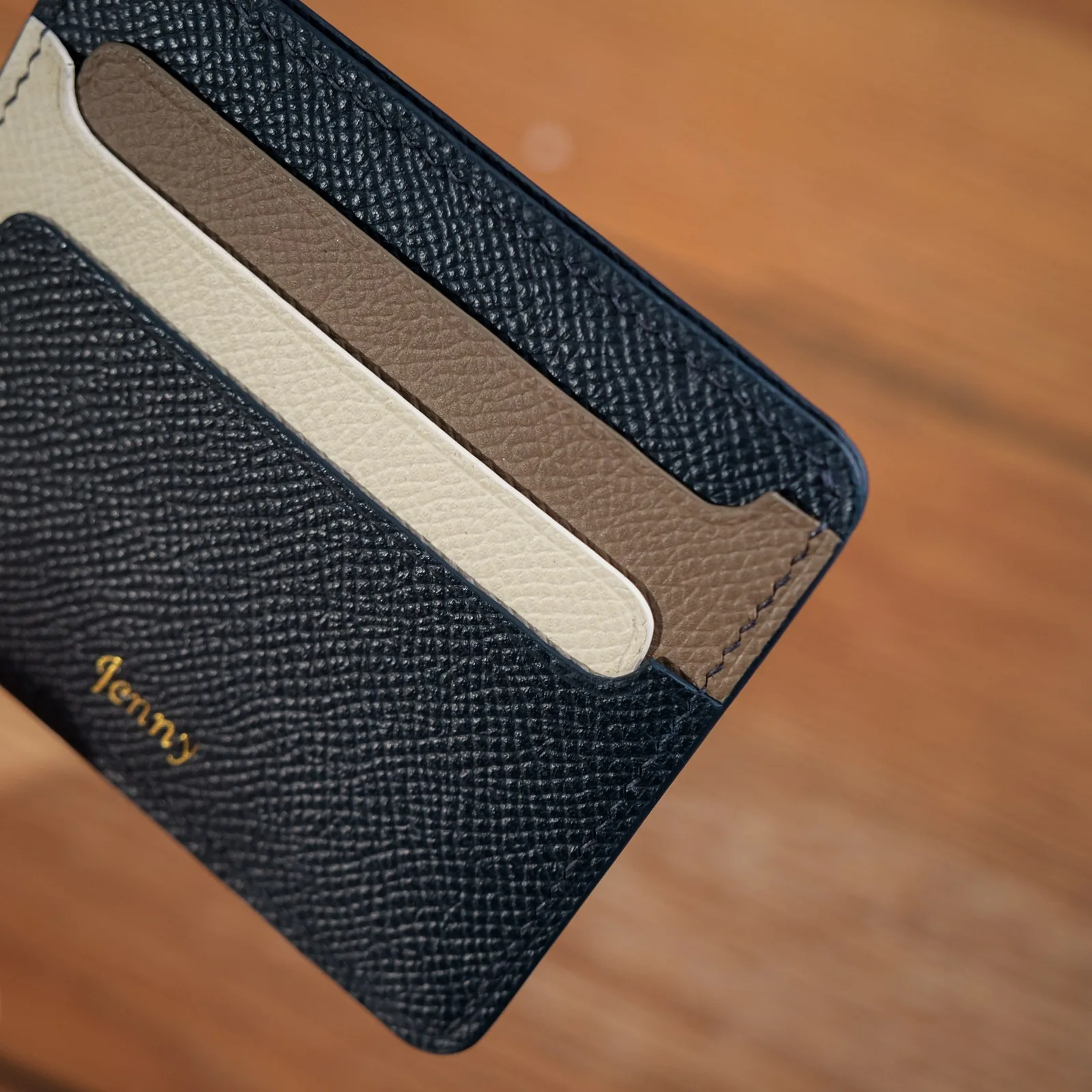 Ảnh Studio Ví đựng thẻ Senot da Epsom xanh navy phối màu - Koi Leather