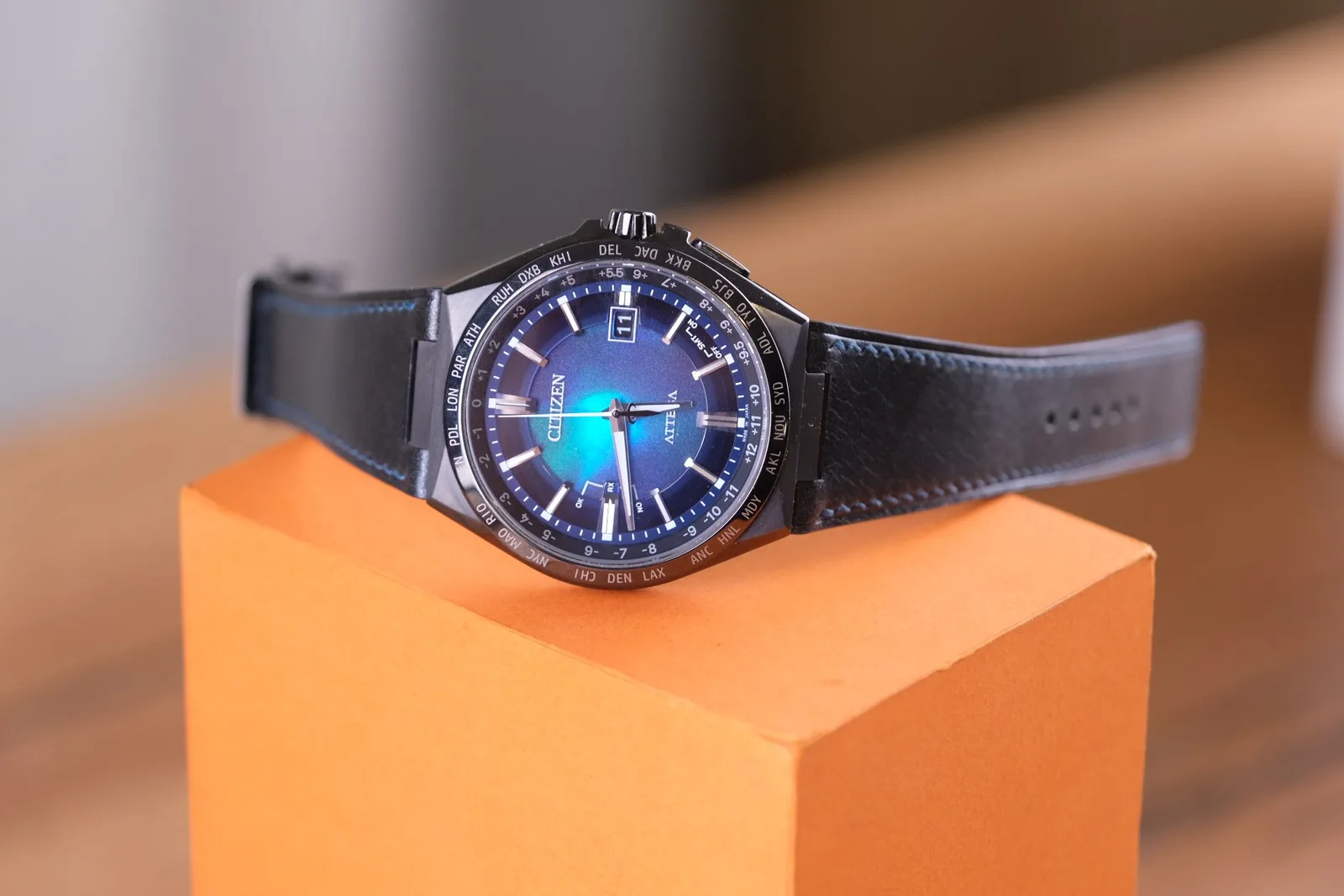 Ảnh Studio Dây đồng hồ da bò Pueblo đen cho Citizen Attesa - Koi Leather