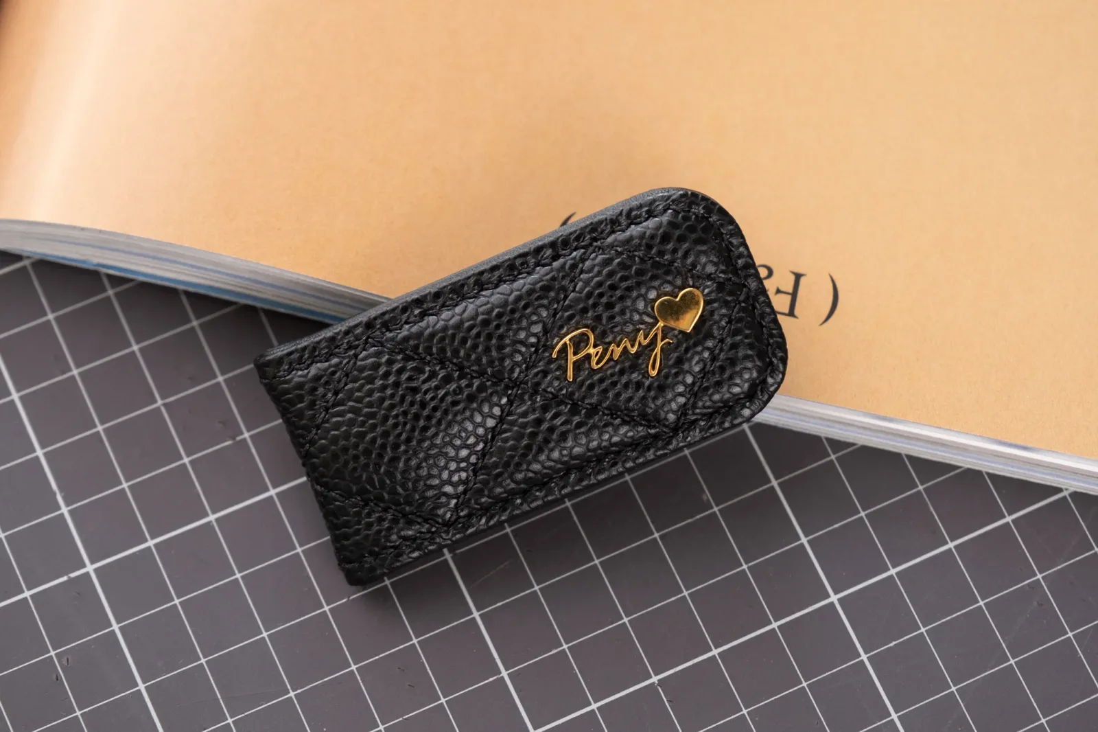Ảnh Studio Money Clip Penny - Koi Leather