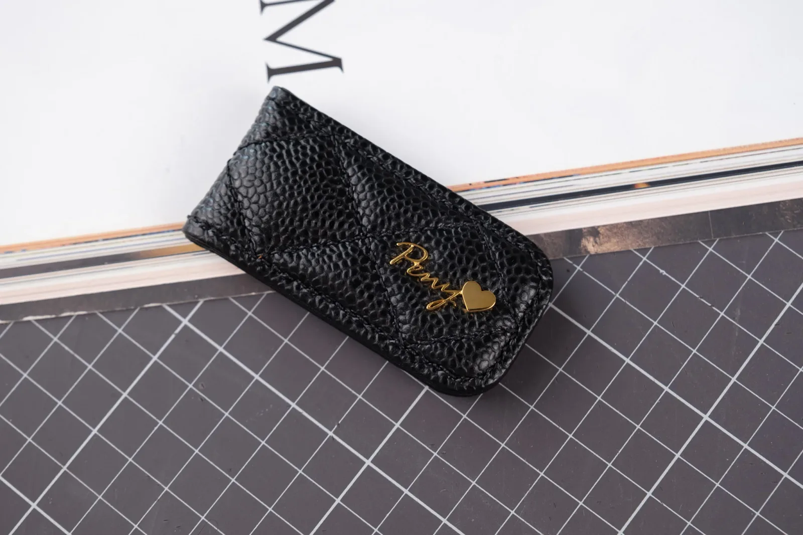 Ảnh Studio Money Clip Penny - Koi Leather