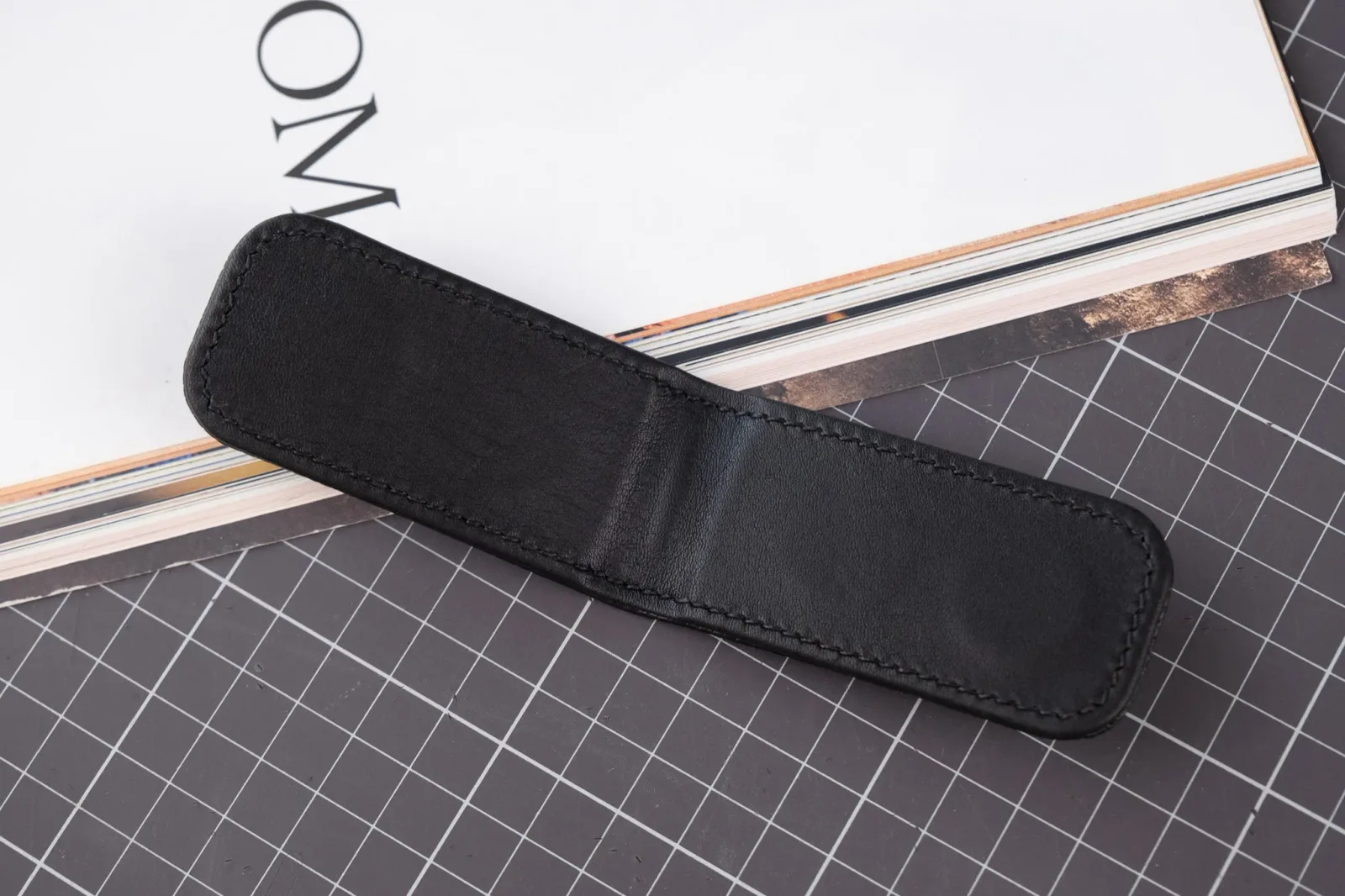 Ảnh Studio Money Clip Penny - Koi Leather