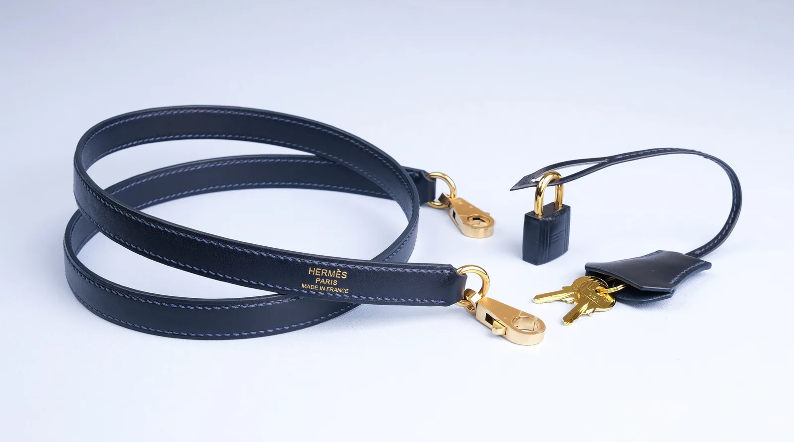 Ảnh Studio Dây đeo túi xách vải dệt xương cá phối da bò - Koi Leather
