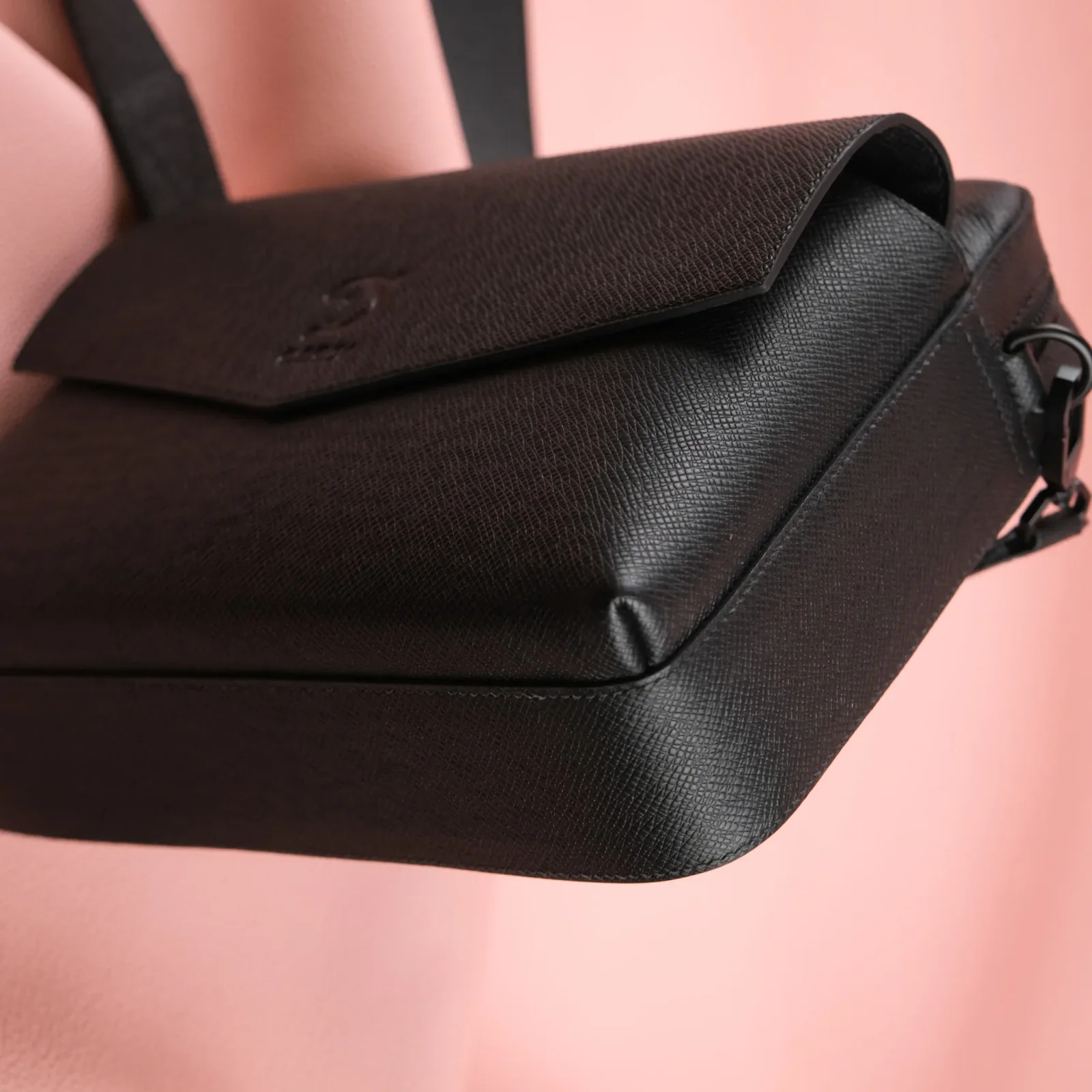 Ảnh Studio Túi taiga đen - KOI Leather