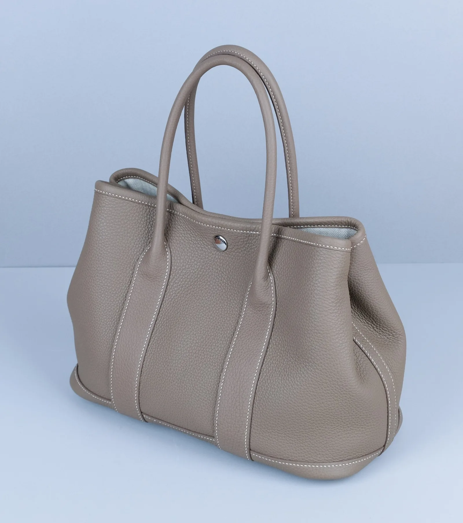 Ảnh Studio Túi xách tote da Togo màu nâu xám có dây đeo - Koi Leather
