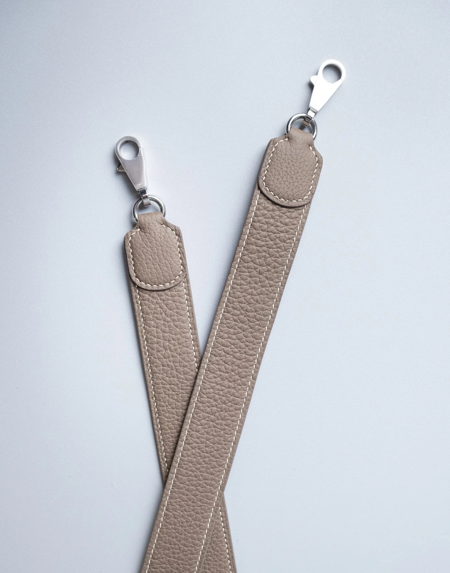 Ảnh Studio Túi xách tote da Togo màu nâu xám có dây đeo - Koi Leather
