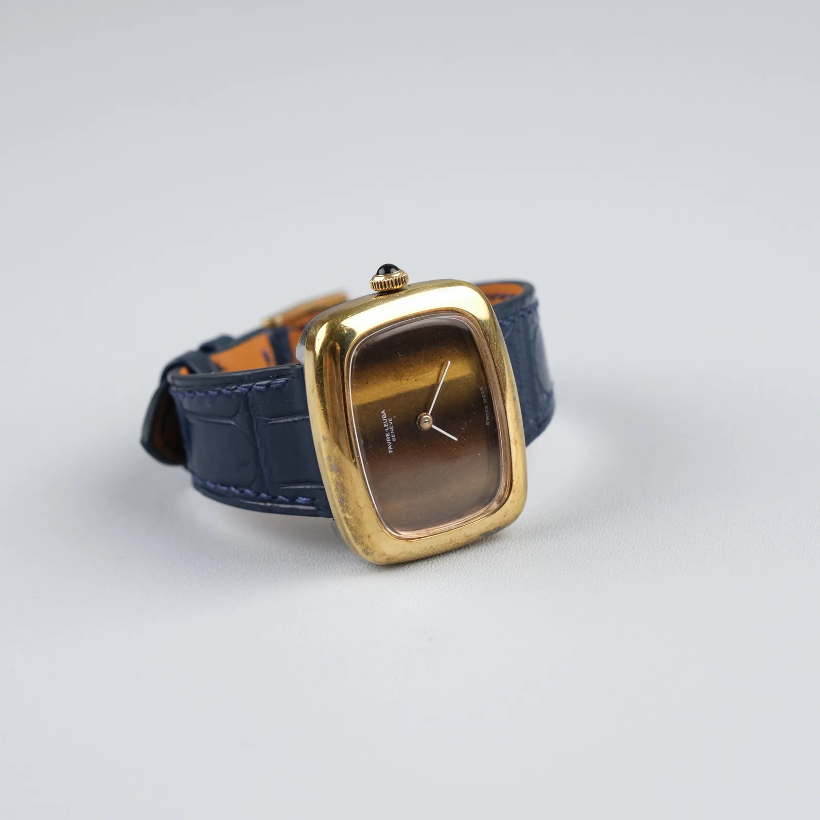 Ảnh Studio Dây đồng hồ da cá sấu màu xanh navy cho Favre-Leuba - Koi Leather