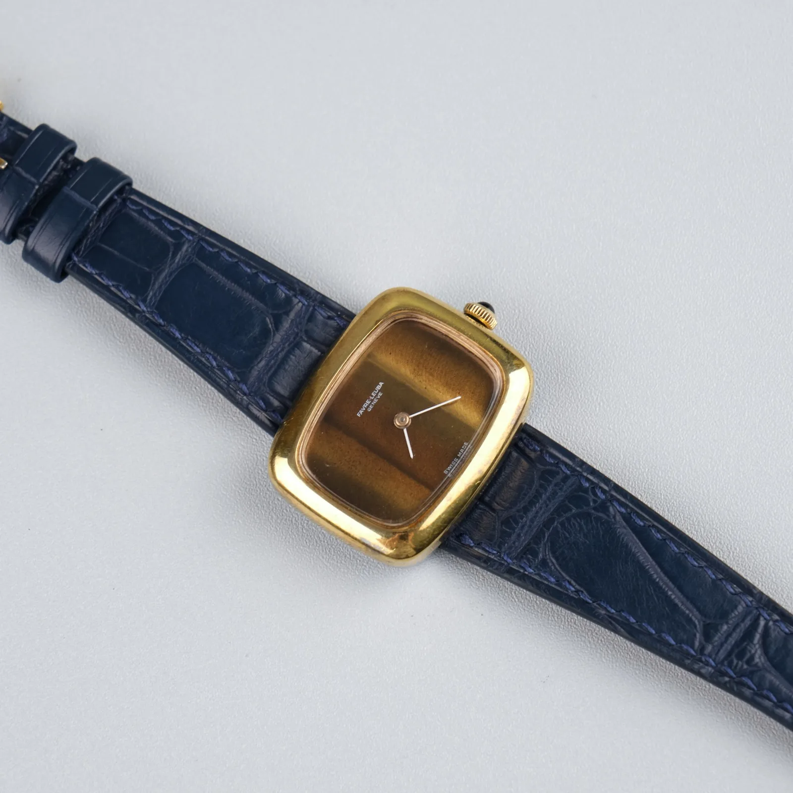 Ảnh Studio Dây đồng hồ da cá sấu màu xanh navy cho Favre-Leuba - Koi Leather