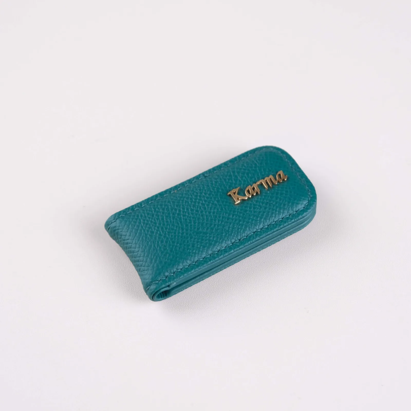Ảnh Studio Kẹp tiền nam châm da Epsom màu xanh Malachite - Koi Leather