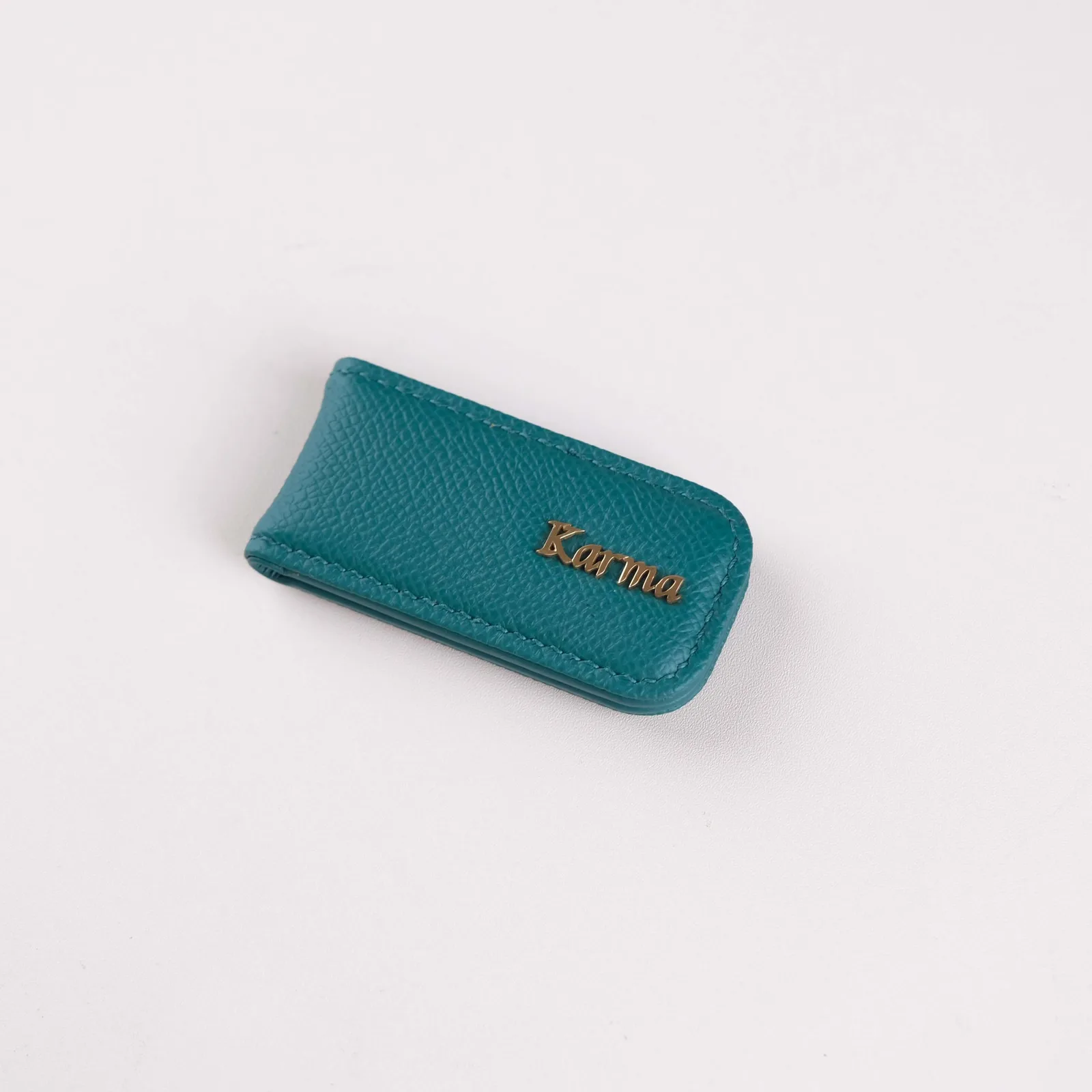 Ảnh Studio Kẹp tiền nam châm da Epsom màu xanh Malachite - Koi Leather
