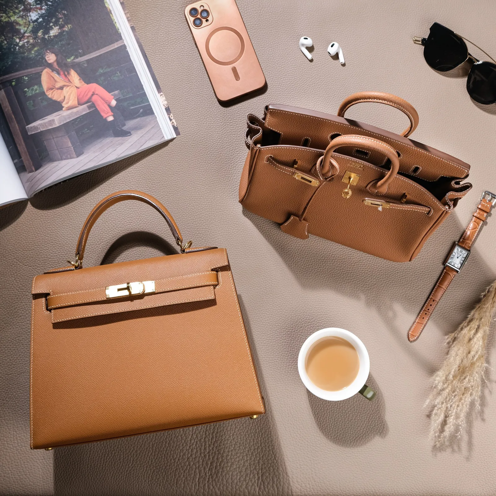 Ảnh Lifestyle Túi xách nữ da Epsom dáng thang quai đơn màu nâu gold - Koi Leather