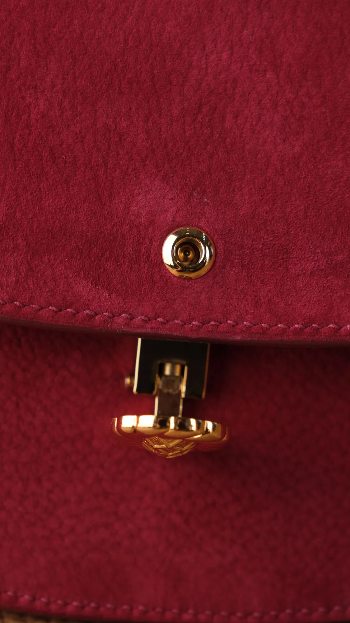Ảnh Studio Bộ sưu tập túi Rubellite da Nubuck đỏ - Koi Leather