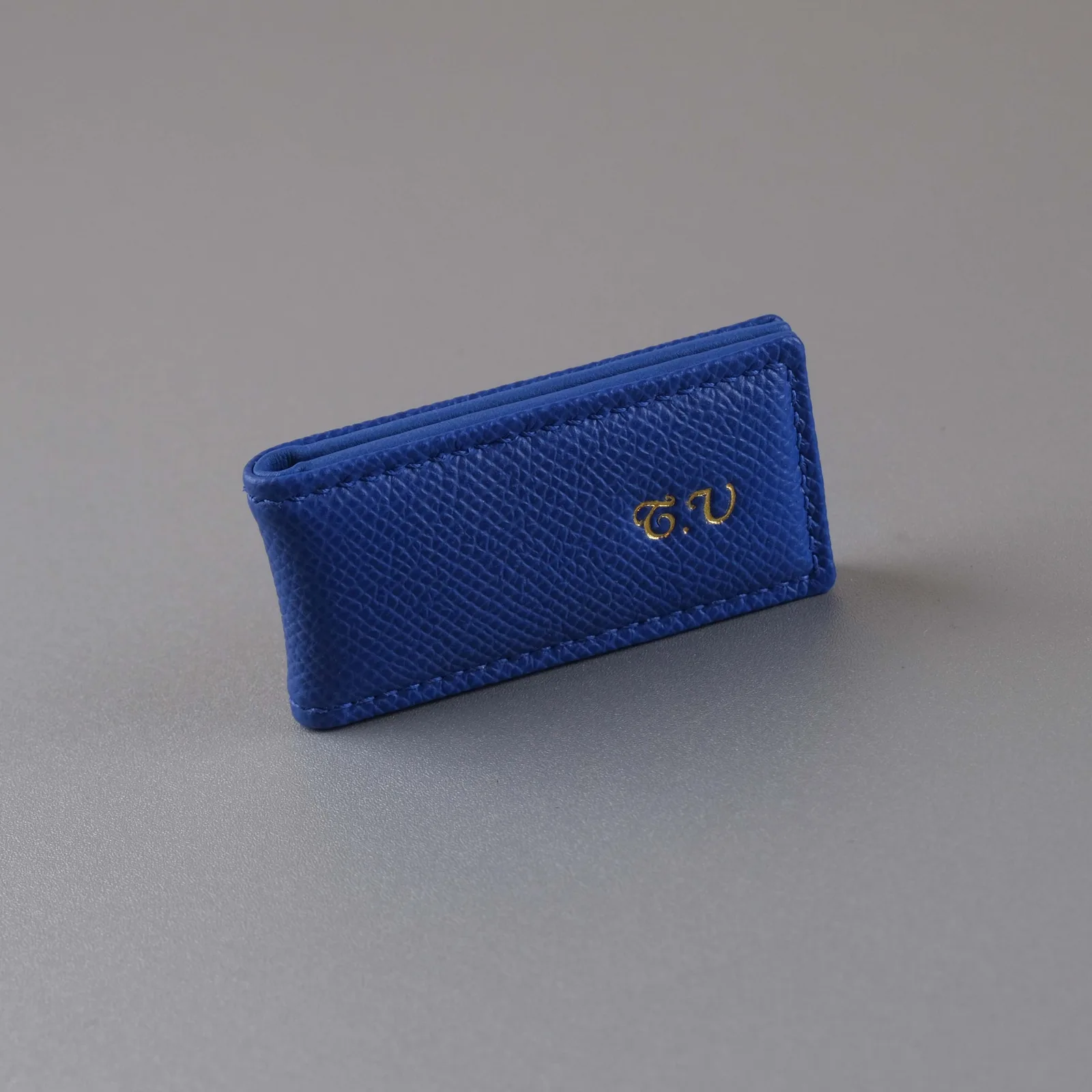 Ảnh Studio Kẹp tiền nam châm da Epsom màu xanh cobalt - Koi Leather