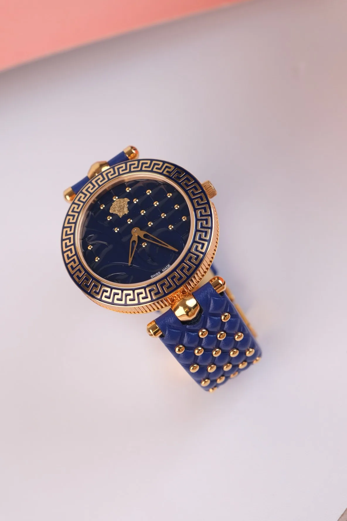 Ảnh Studio Dây đồng hồ da bò cho Versace màu xanh dương đính đinh tán - Koi Leather