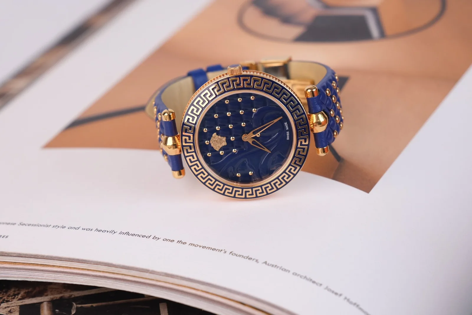 Ảnh Lifestyle Dây đồng hồ da bò cho Versace màu xanh dương đính đinh tán - Koi Leather