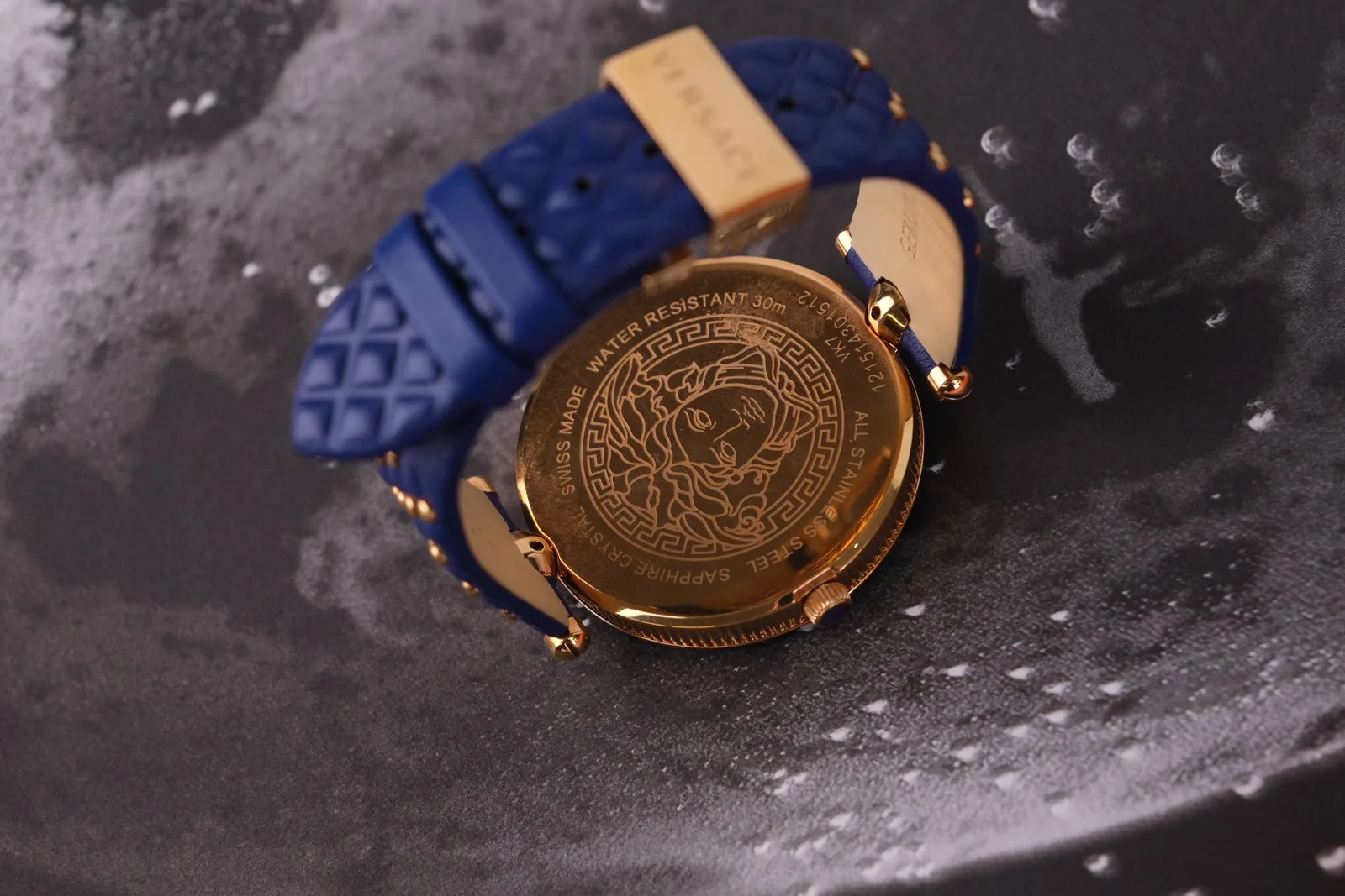 Ảnh Studio Dây đồng hồ da bò cho Versace màu xanh dương đính đinh tán - Koi Leather