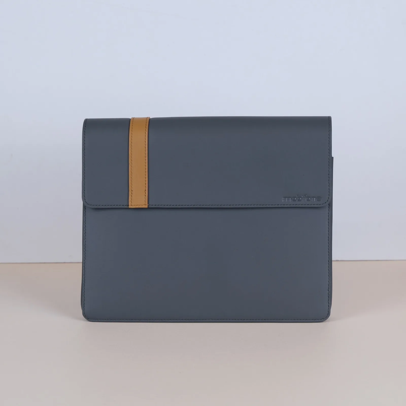 Ảnh Studio Bao da iPad nắp gập phối đai màu xanh navy - Koi Leather