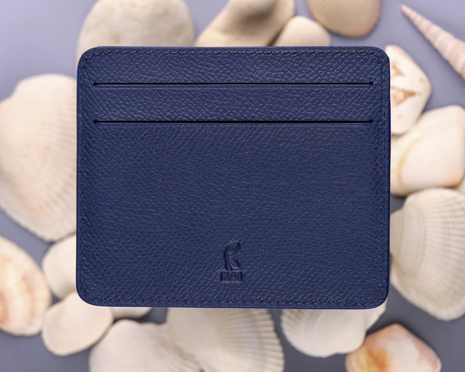 Ảnh Lifestyle Ví đựng thẻ Senot da Epsom navy phối màu - Koi Leather