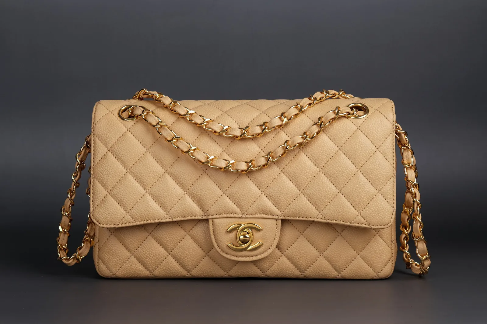 Ảnh Studio Túi xách nữ nắp gập chần trám da Caviar phối xích - Koi Leather
