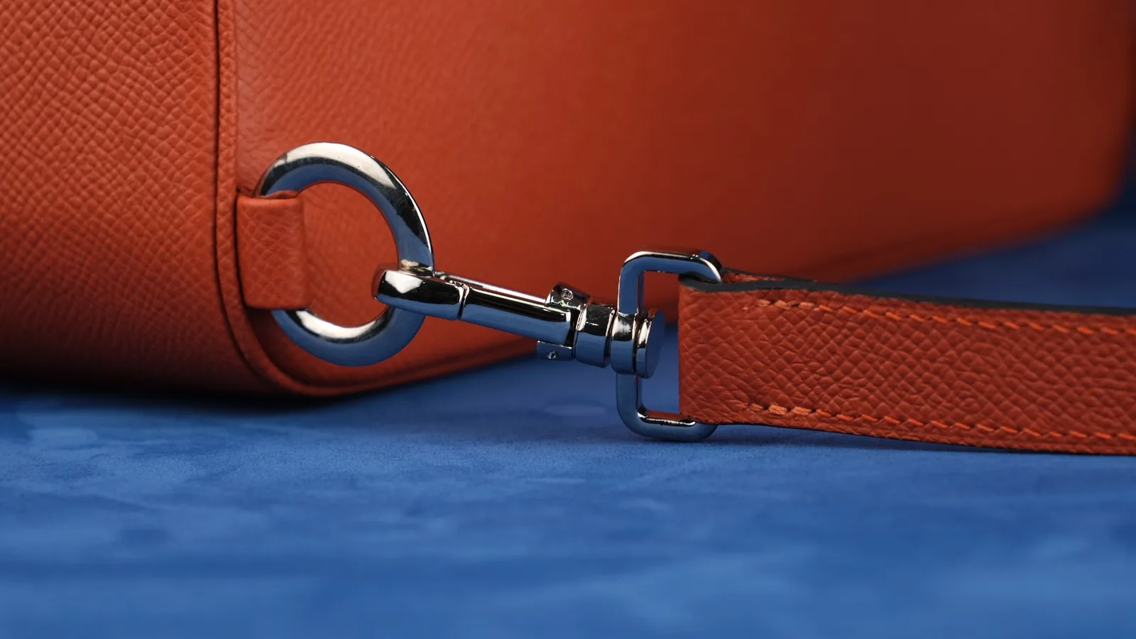 Ảnh Studio Balo da Epsom màu cam hai ngăn quai xách ngang - Koi Leather