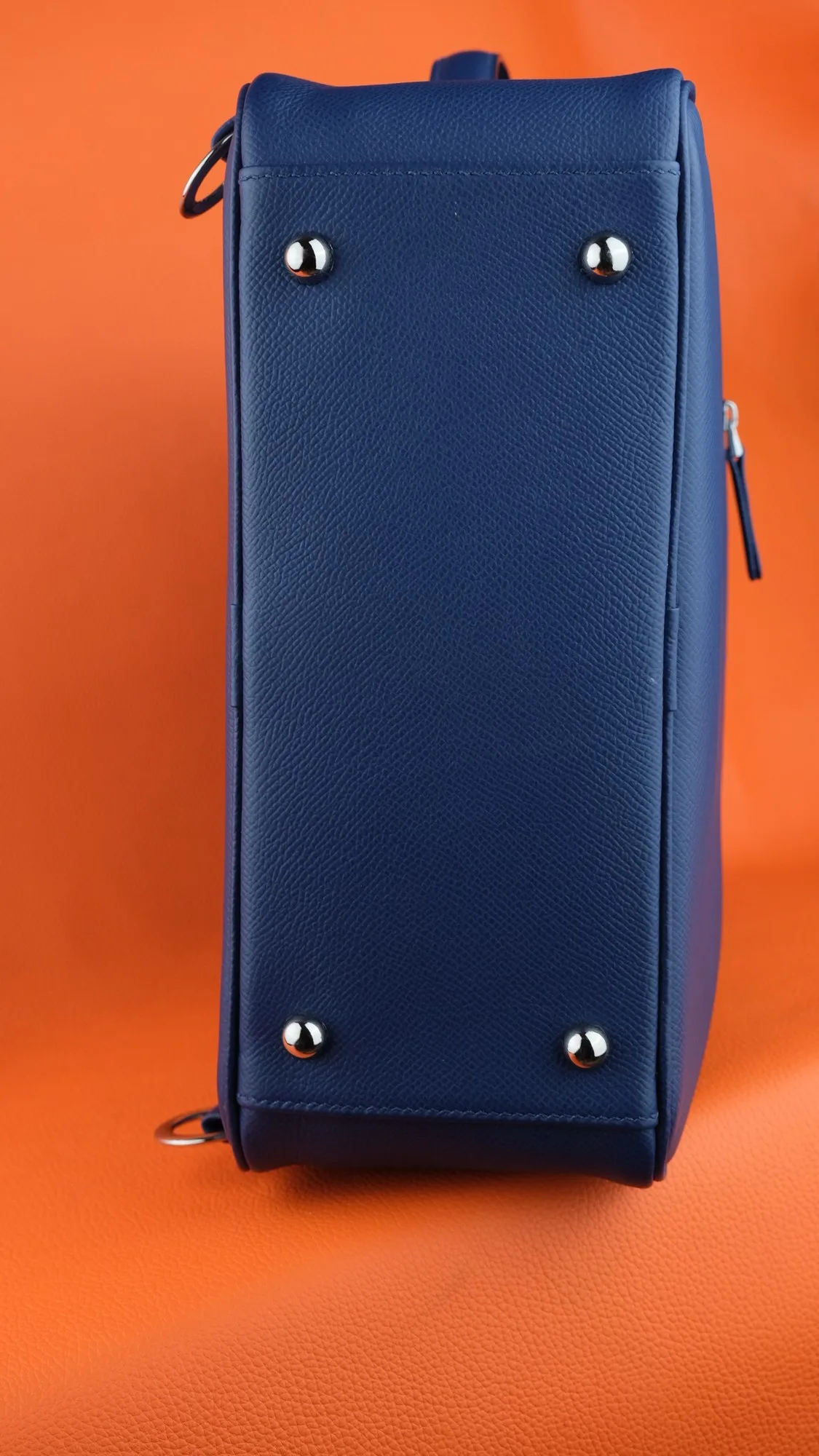 Ảnh Studio Balo da Epsom màu xanh navy quai đeo tháo rời - Koi Leather