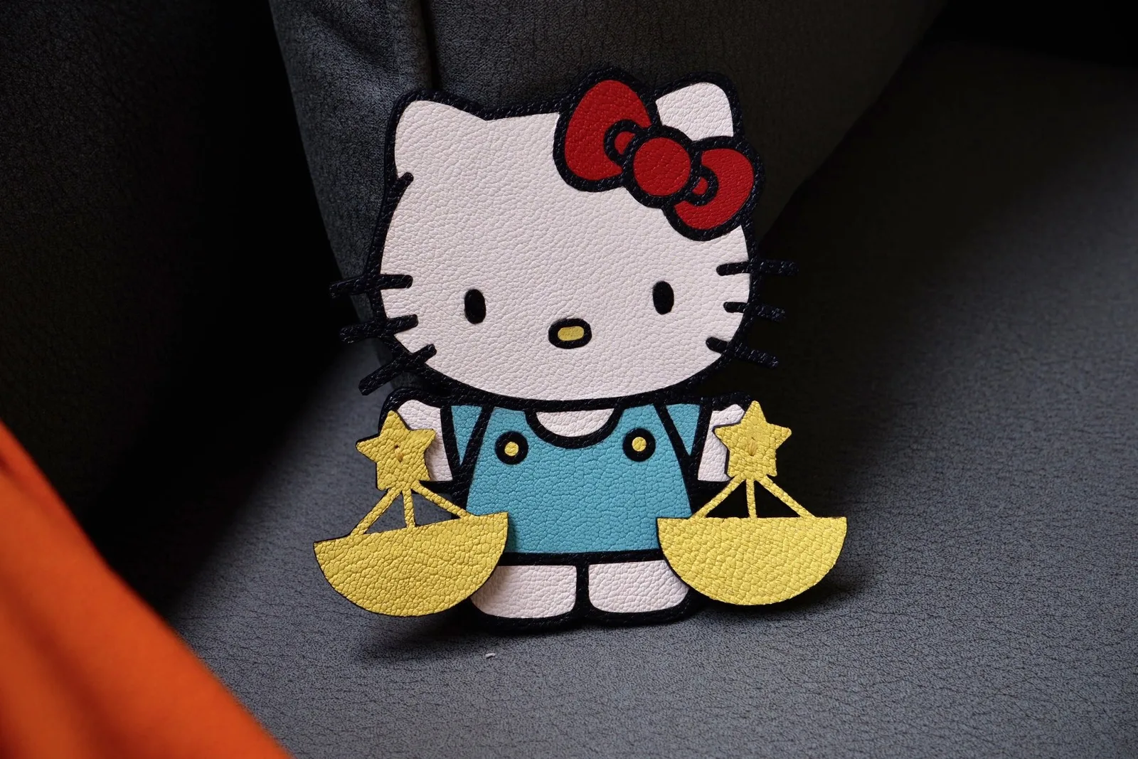 Ảnh Studio Charm da ghép hình mèo Hello Kitty - Koi Leather