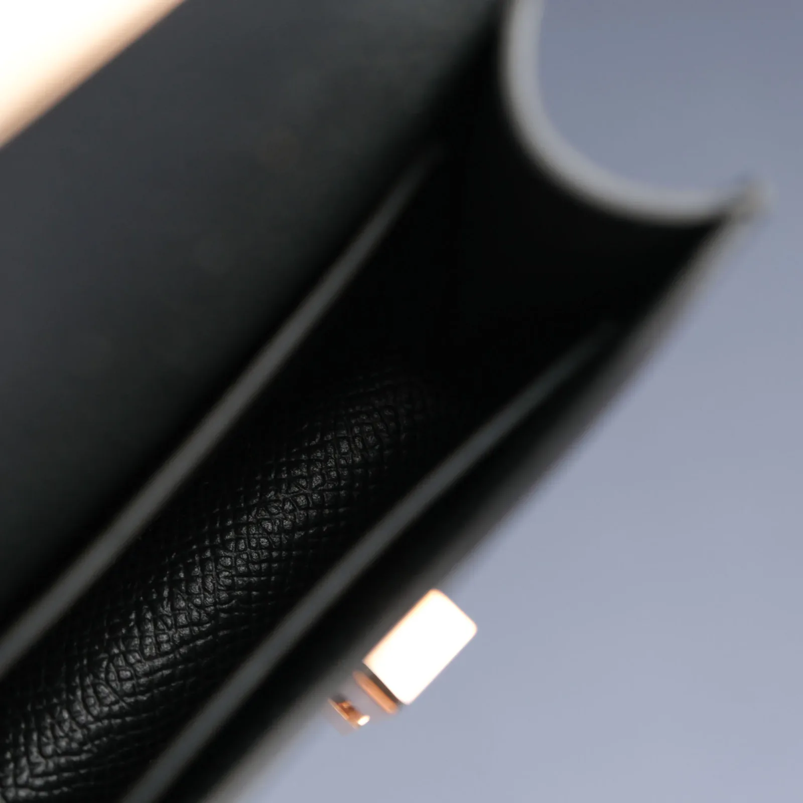 Ảnh Studio Túi Đeo Chéo Nắp Gập – Da Epsom - Koi Leather