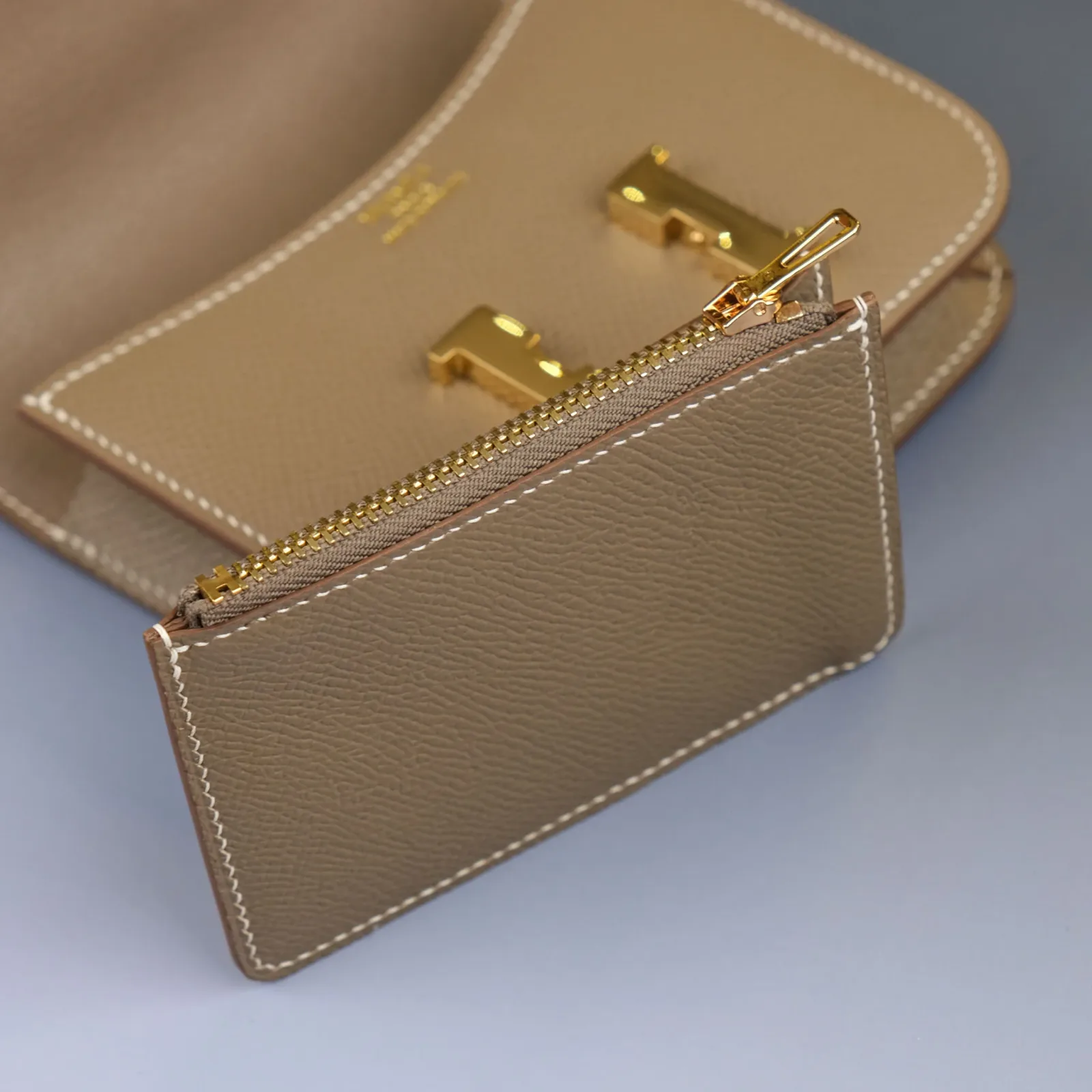 Ảnh Studio Túi Đeo Chéo Nắp Gập – Da Epsom - Koi Leather