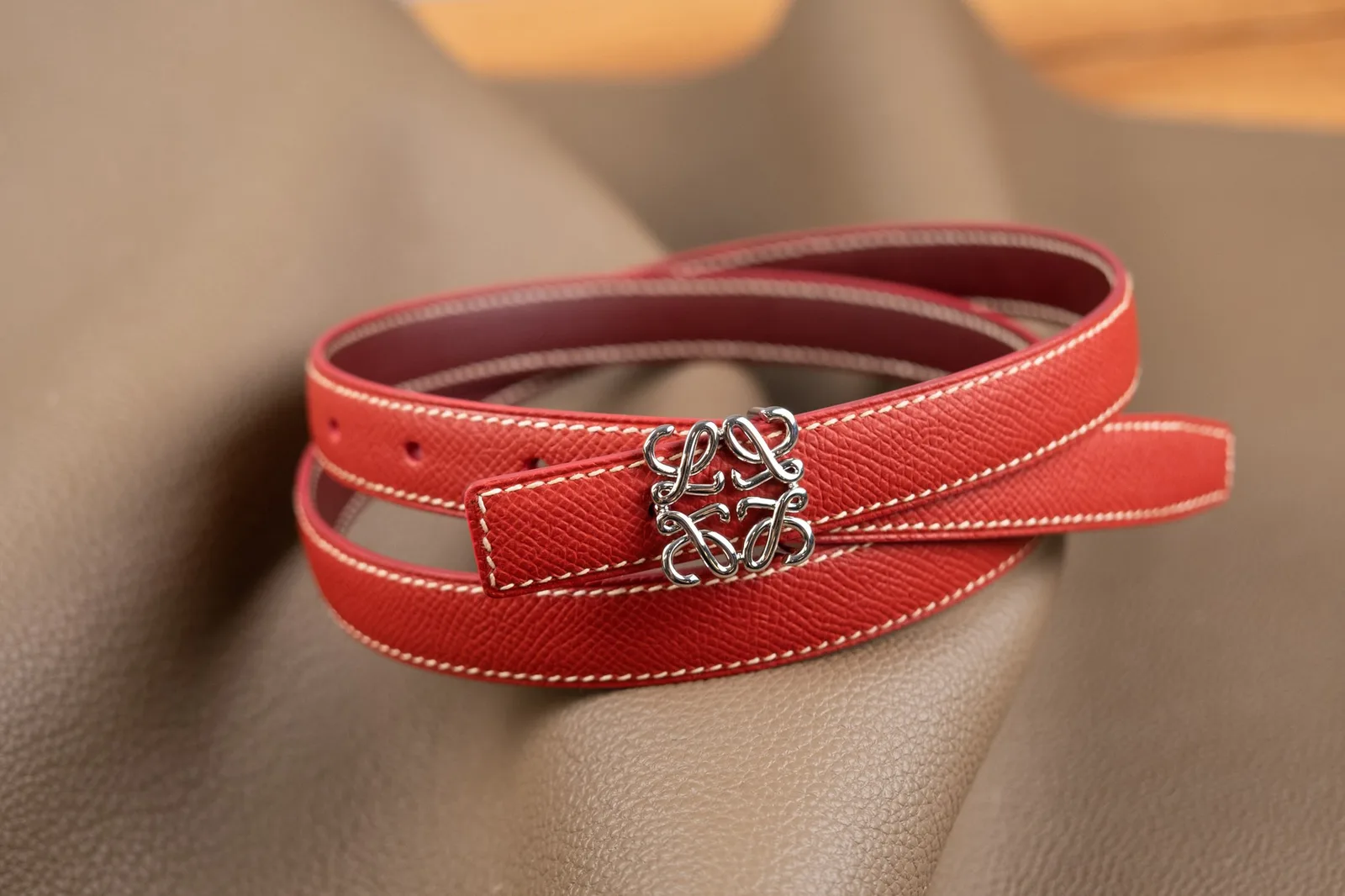 Ảnh Studio Dây lưng nữ da Epsom màu đỏ bản mảnh - Koi Leather