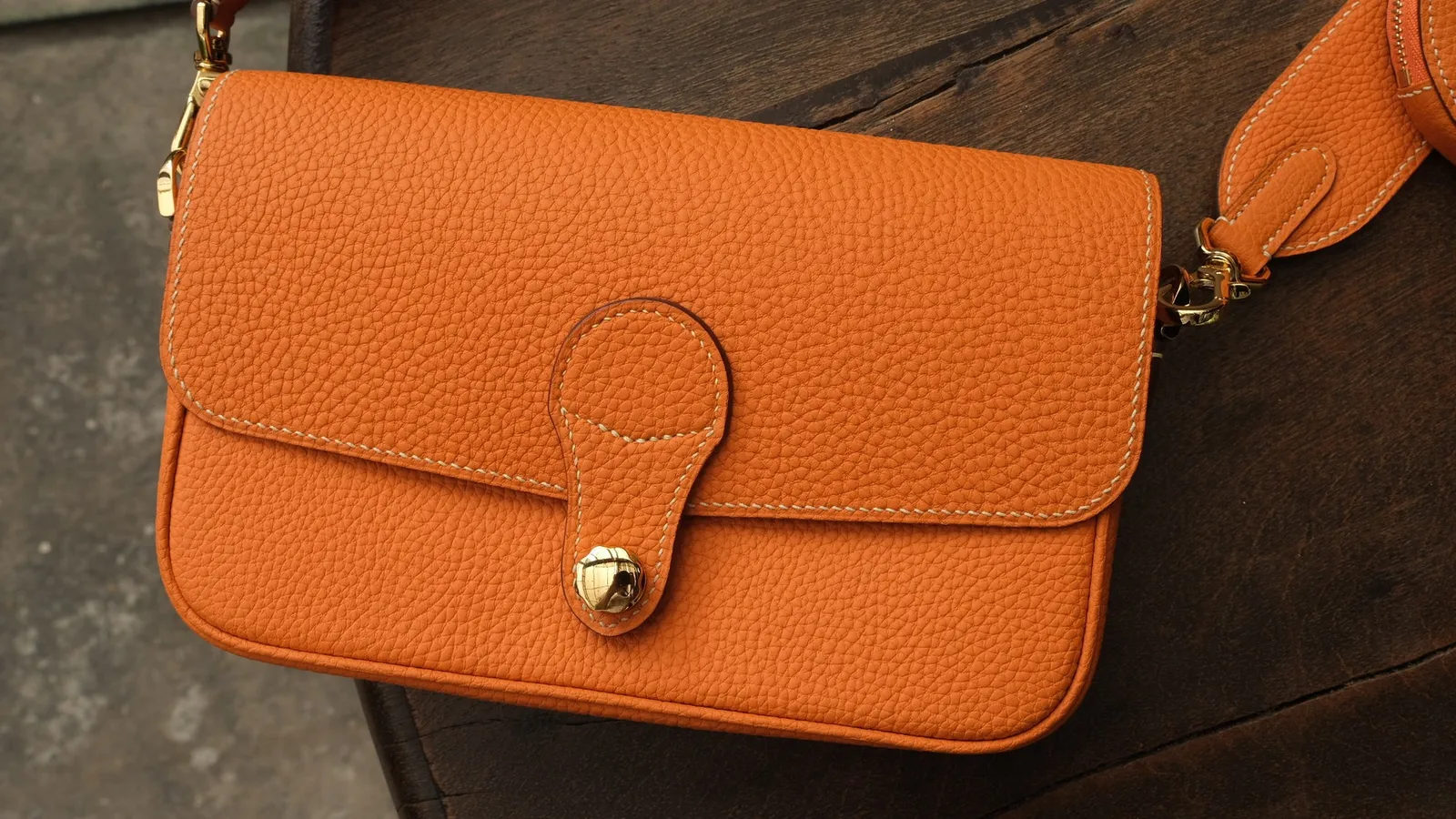 Ảnh Studio Túi Matame-01 da Togo nắp gập kèm ví tròn - Koi Leather