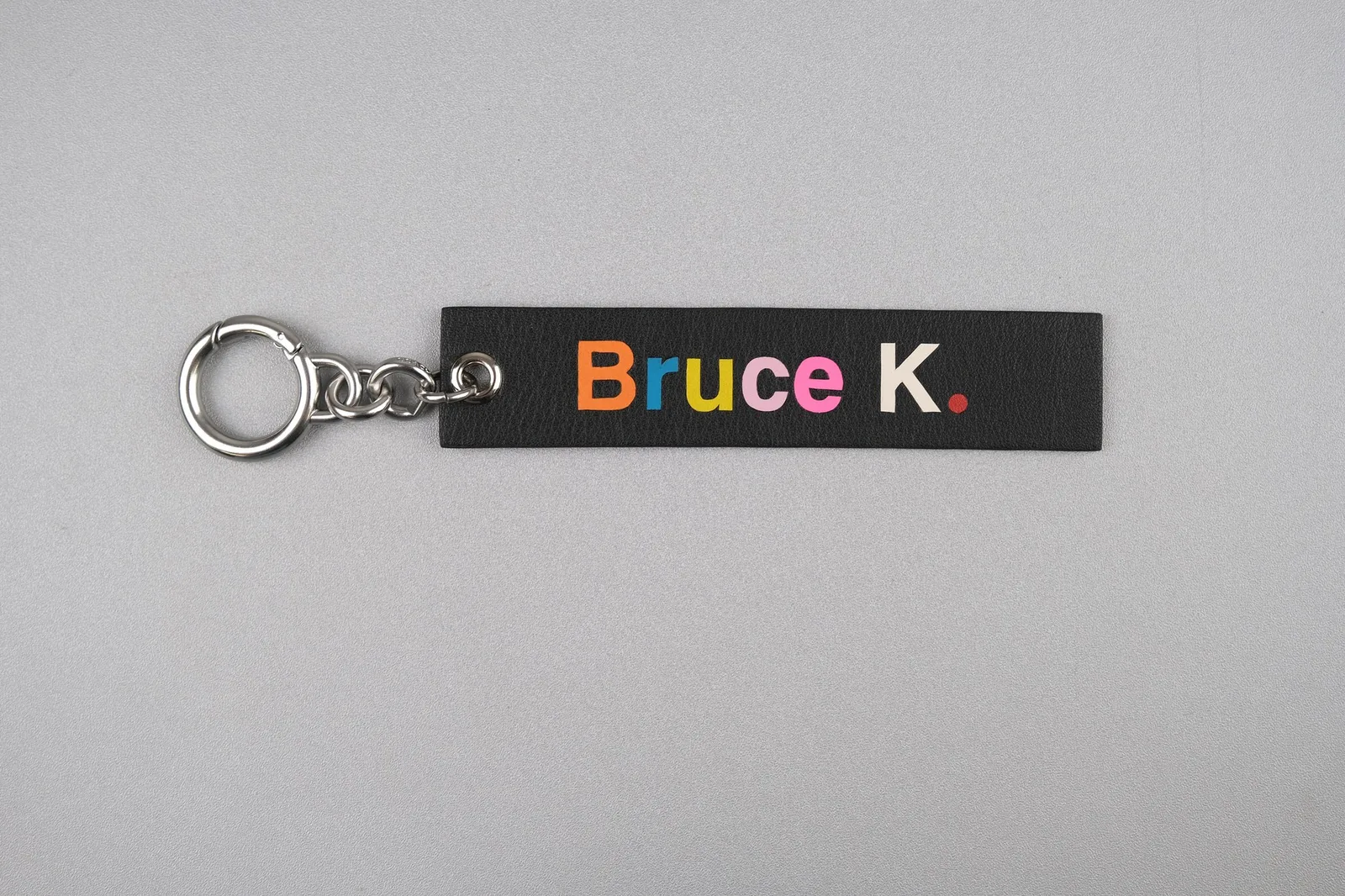 Ảnh Studio Móc khóa charm chữ cái da phối màu và móc khóa thẻ tên - Koi Leather