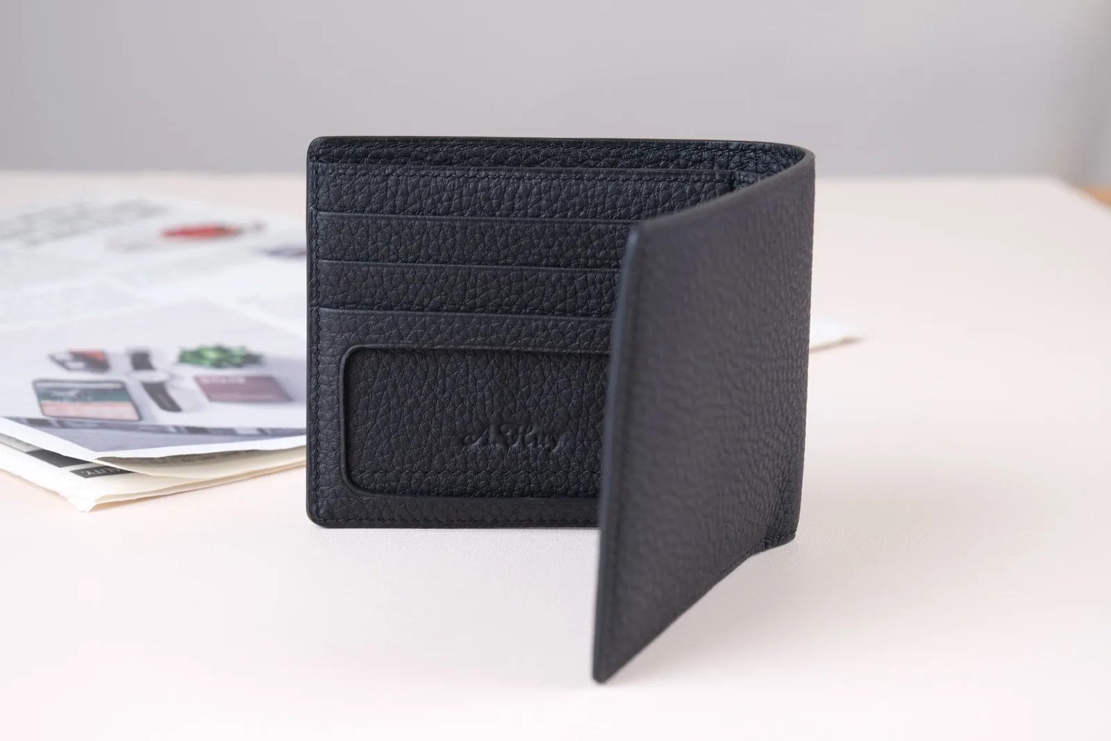 Ảnh Studio Ví đứng da bò vân Mill màu đen có ngăn ảnh - Koi Leather