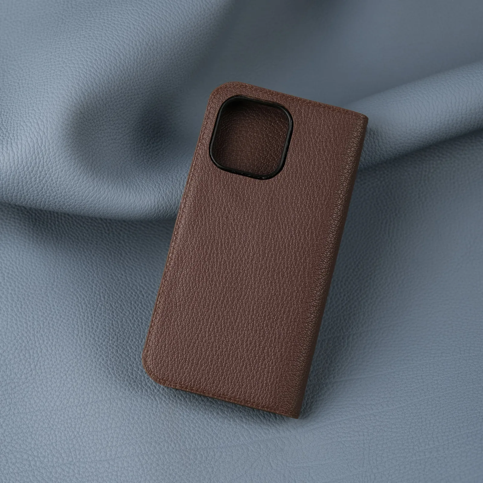 Ảnh Studio Iphone Case Gập - KOI Leather