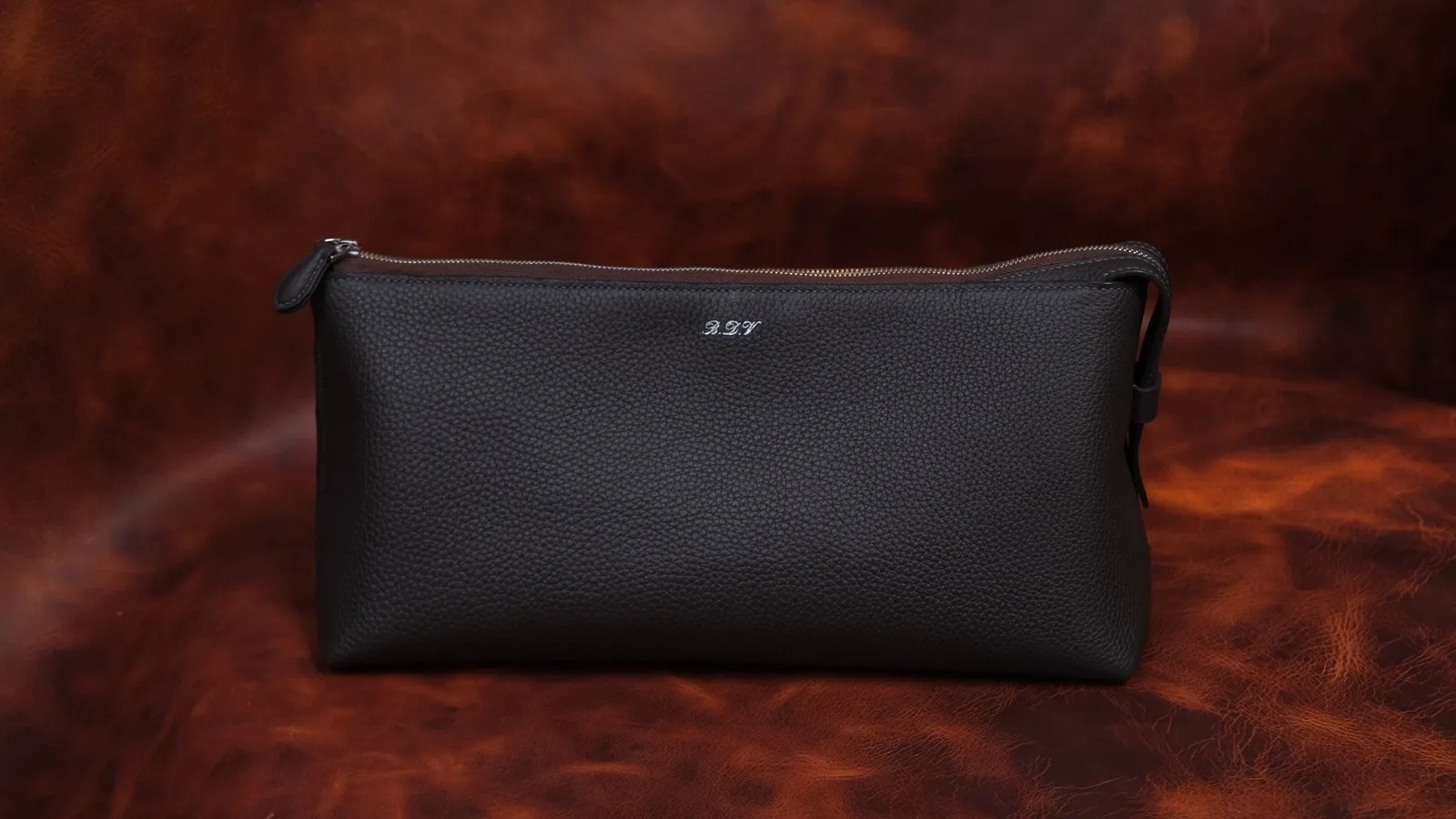 Ảnh Studio Túi dopp kit da Togo màu nâu đậm - Koi Leather