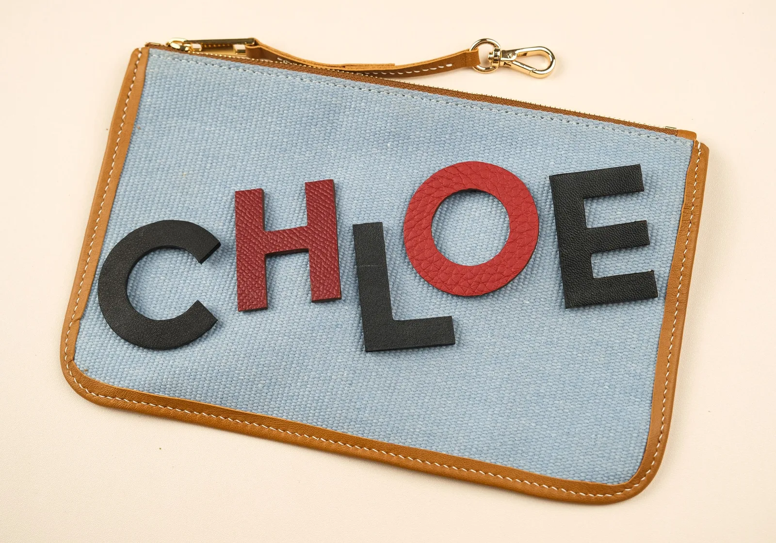 Ảnh Studio Charm chữ cái da bò ghép tên nhiều màu - Koi Leather