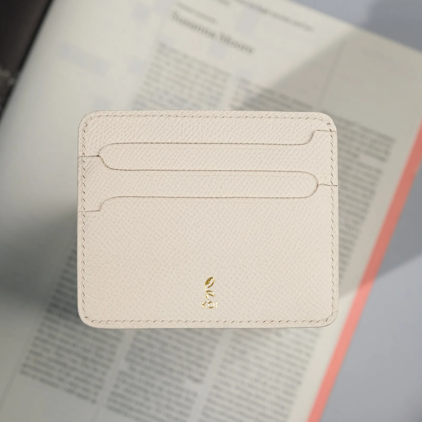 Ảnh Lifestyle Ví đựng thẻ Senot da Epsom phối màu - Koi Leather