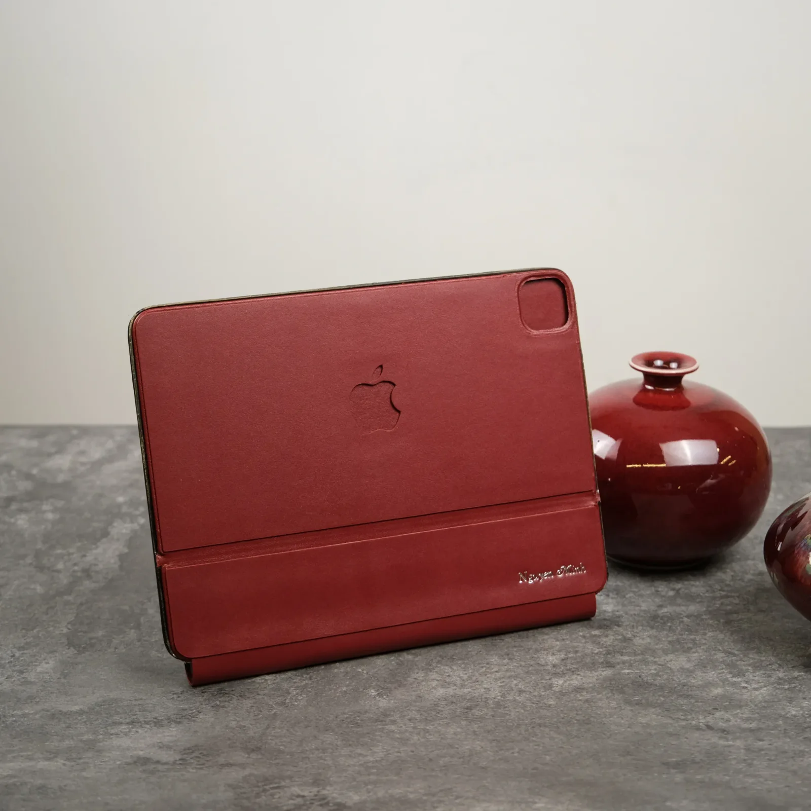 Ảnh Studio Ốp Ipad - KOI Leather