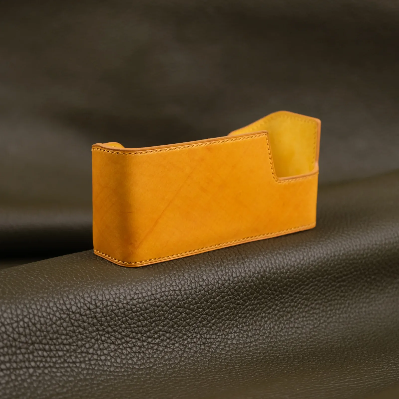 Ảnh Studio Case Camera - KOI Leather