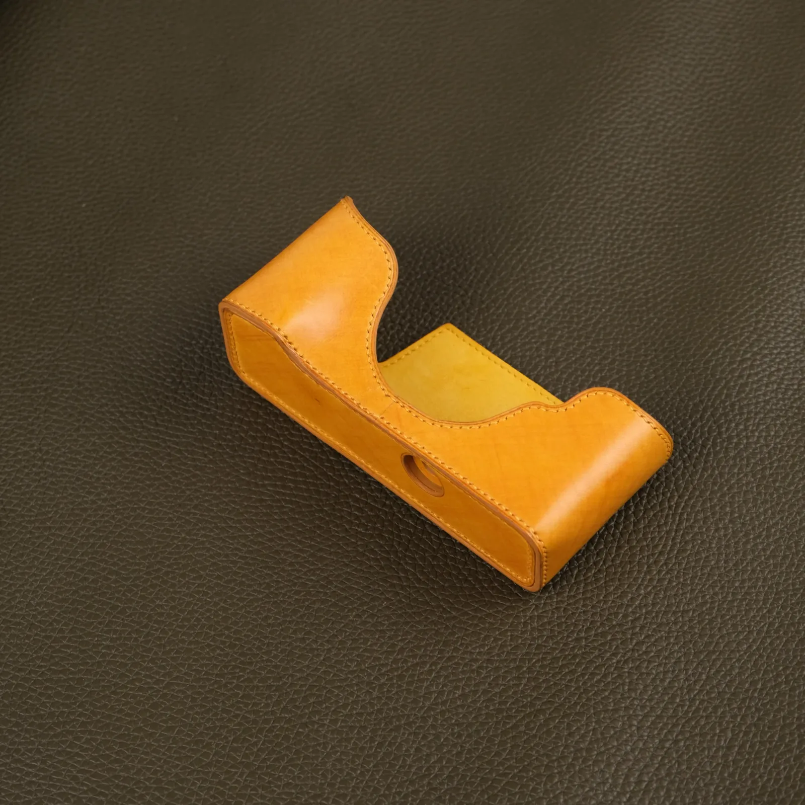 Ảnh Studio Case Camera - KOI Leather