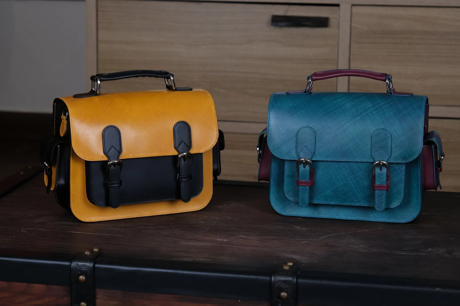 Ảnh Studio Túi satchel da Pueblo dáng hộp phối màu - Koi Leather