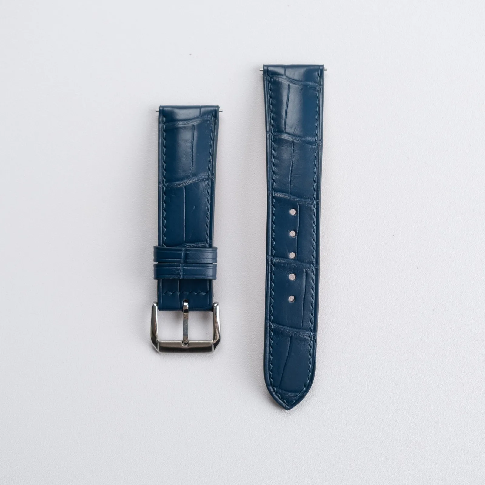 Ảnh Studio Dây đồng hồ da cá sấu màu xanh peacock - Koi Leather