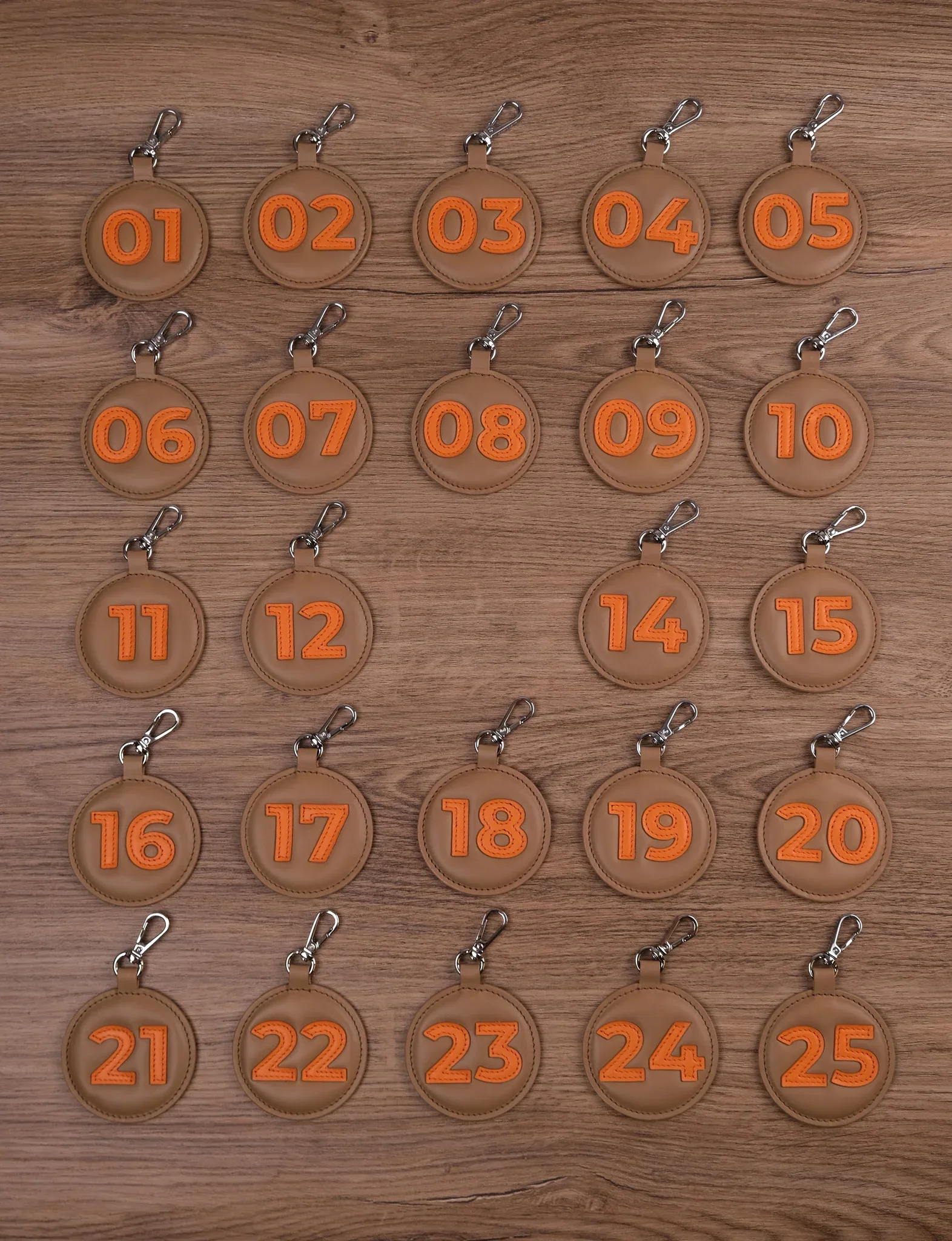 Ảnh Studio Charm túi - Koi Leather