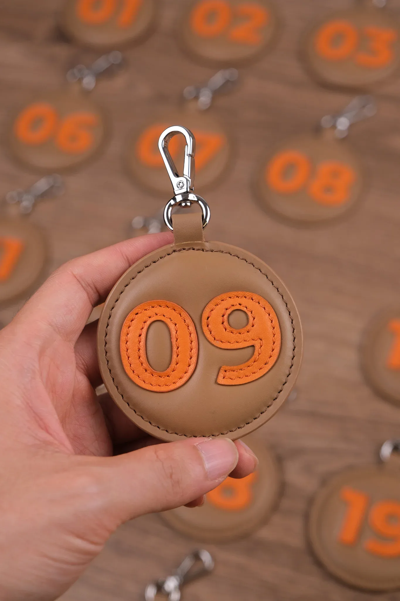 Ảnh Studio Charm túi - KOI Leather