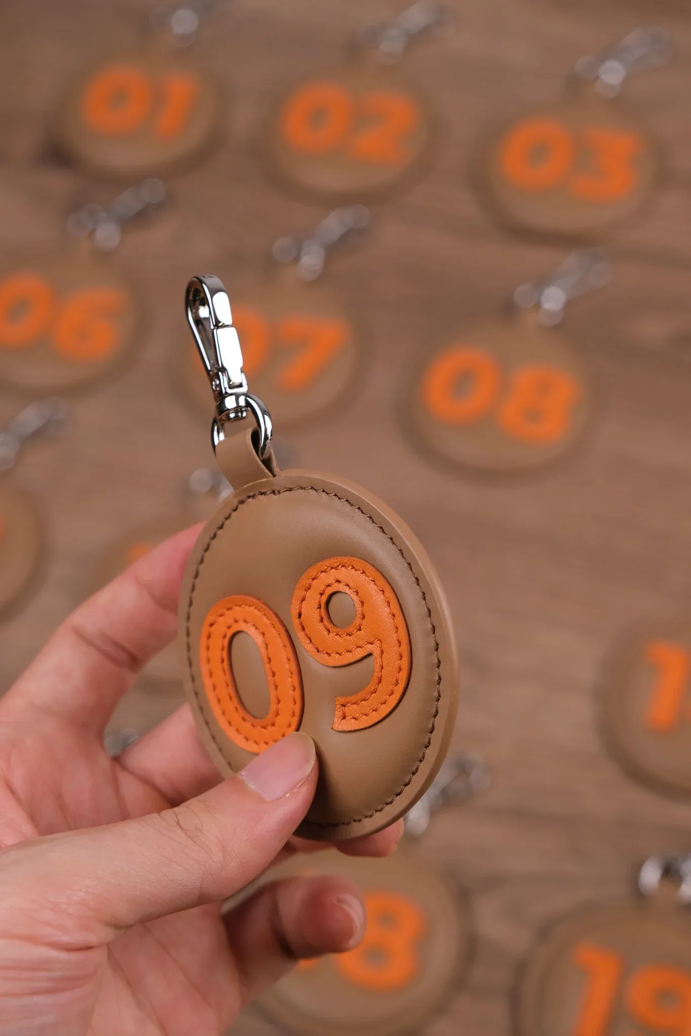 Ảnh Studio Charm túi - KOI Leather