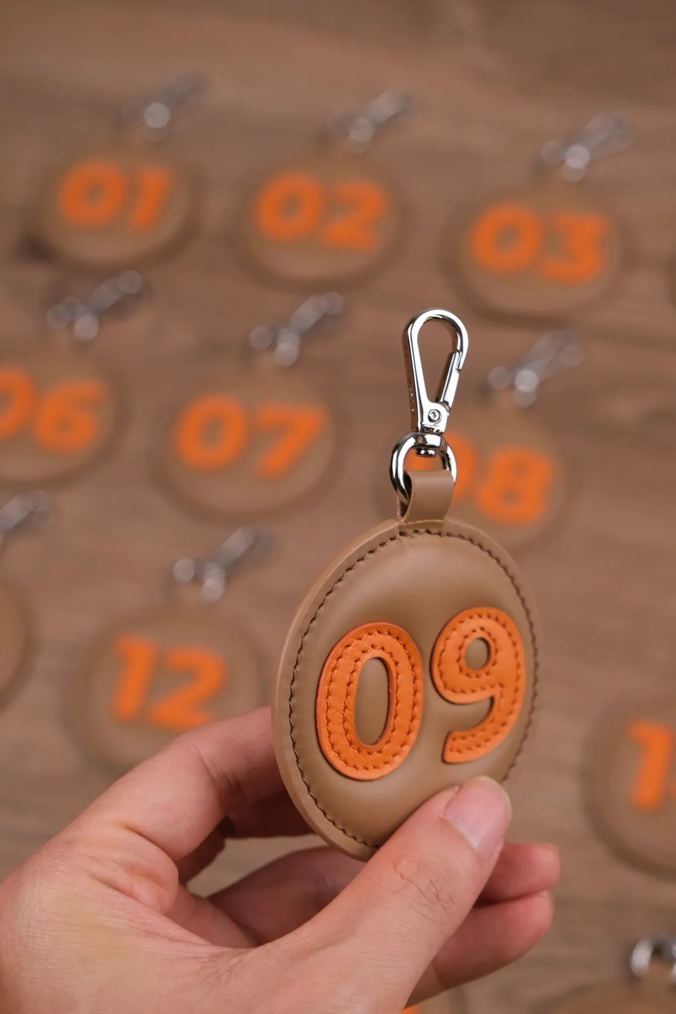 Ảnh Studio Charm túi - KOI Leather