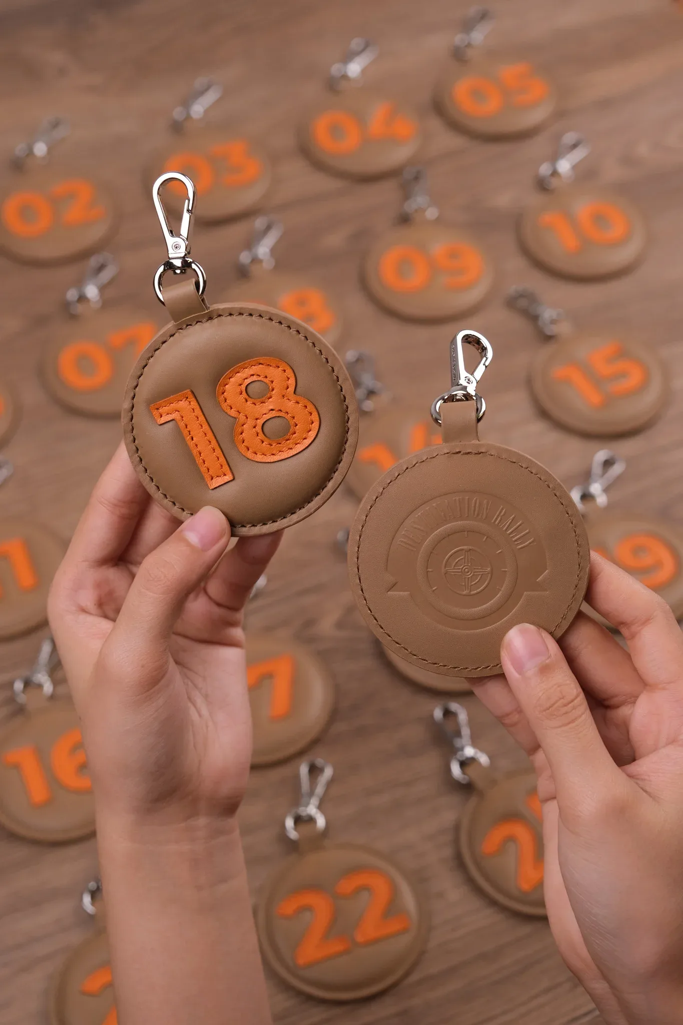 Ảnh Studio Charm túi - KOI Leather